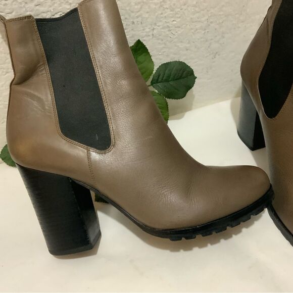 Coach Odelle Taupe Leather Slip On Block Heel Chelsea Ankle Boots Women's 9 B - Picture 7 of 14